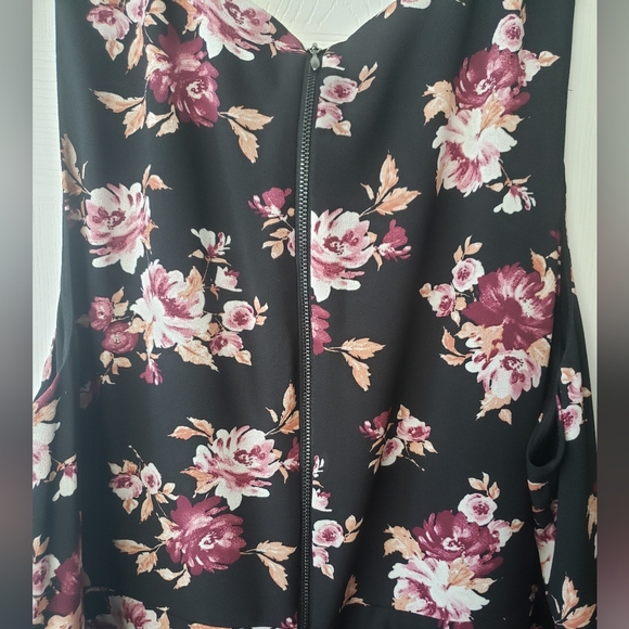 Formal Sleeveless Floral Maxi Dress with Full Skirt - Picture 8 of 10